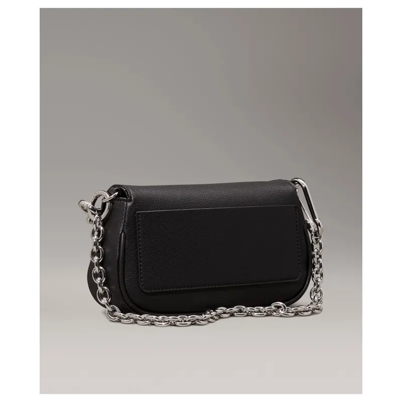 borsetta_con_catena_calvi_3.webp BORSETTA CON CATENA CALVIN KLEIN- Accessori
