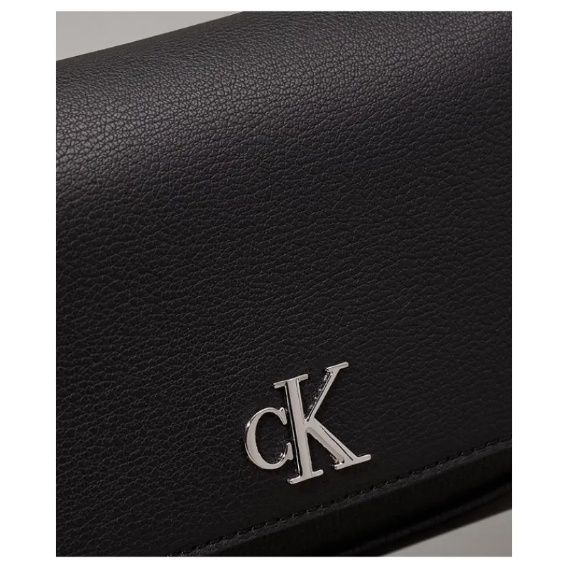 borsetta_con_catena_calvi_4.webp BORSETTA CON CATENA CALVIN KLEIN- Accessori