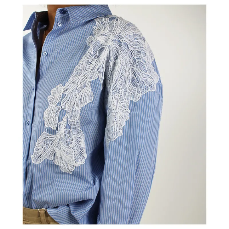 camicia_a_righe_con_pizzo_2.webp CAMICIA A RIGHE CON PIZZO APPLICATO ONLY- Camicie E Bluse