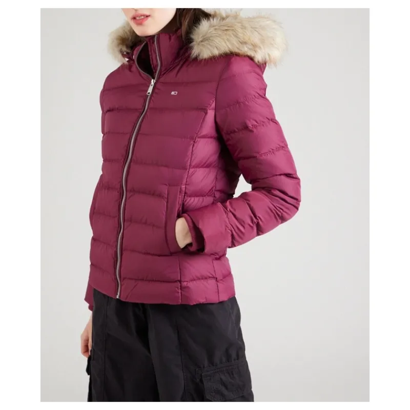piumino_aderente_con_fini_5.webp PIUMINO ADERENTE CON FINITURA SUL CAPPUCCIO TOMMY JEANS- Capi Spalla