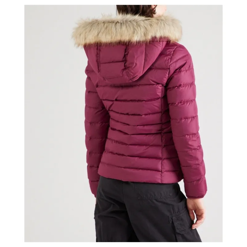 piumino_aderente_con_fini_6.webp PIUMINO ADERENTE CON FINITURA SUL CAPPUCCIO TOMMY JEANS- Capi Spalla