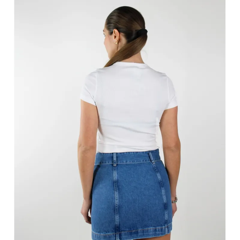 tshirt_a_coste_con_badge__2.webp T-SHIRT A COSTE CON BADGE TOMMY JEANS- T-shirt & Top
