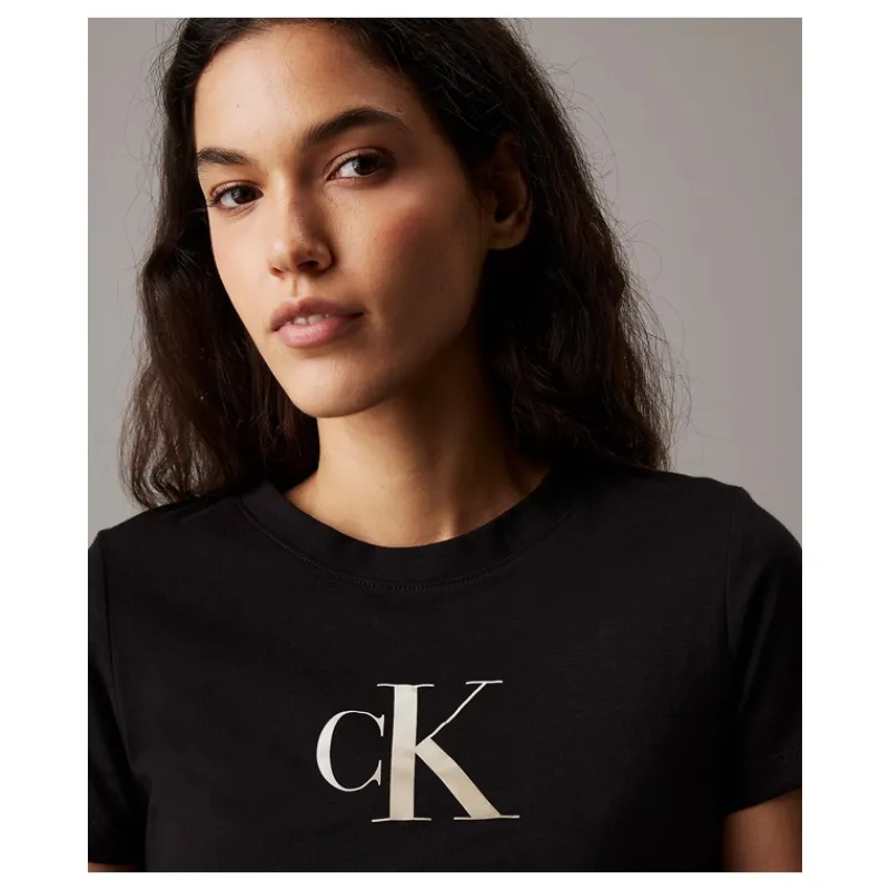 tshirt_con_monogramma_sfu_6.webp T-SHIRT CON MONOGRAMMA SFUMATO CALVIN KLEIN- T-shirt & Top