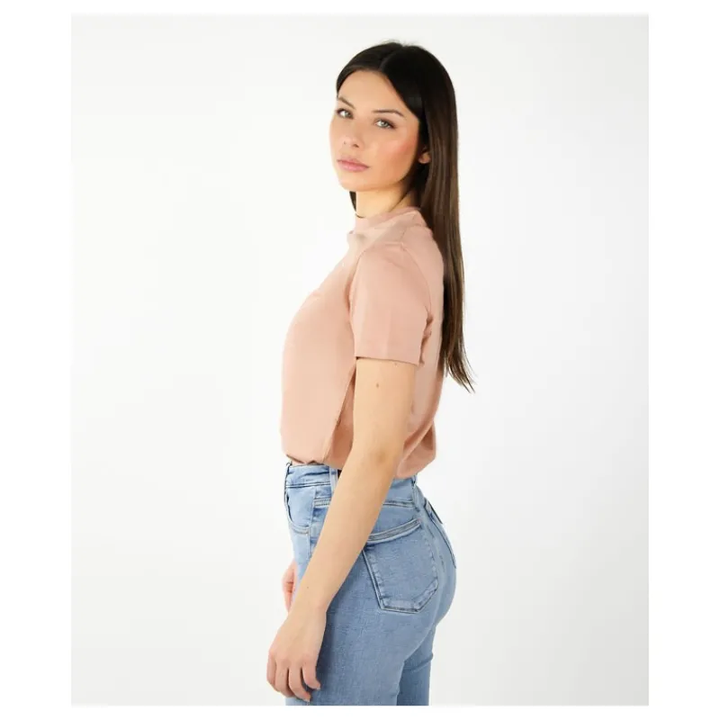 tshirt_con_patch_con_logo_2.webp T-SHIRT CON PATCH CON LOGO CALVIN KLEIN JEANS- T-shirt & Top