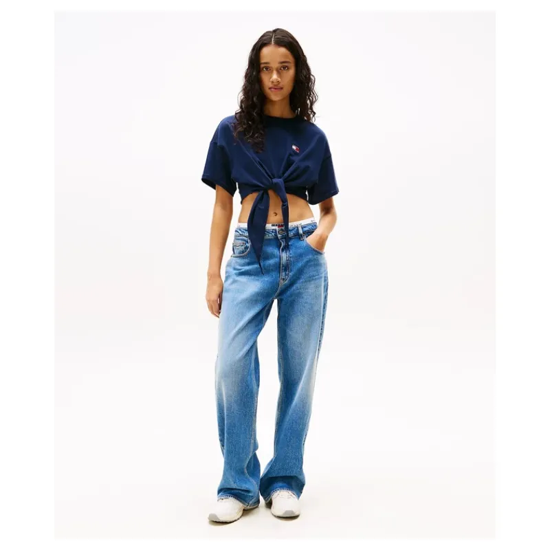 tshirt_crop_con_nodo_e_di_2.webp T-SHIRT CROP CON NODO E DISTINTIVO TOMMY JEANS- T-shirt & Top