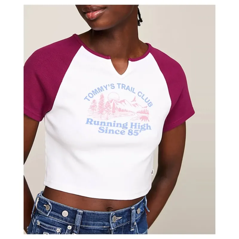 tshirt_crop_prep_explorer_2.webp T-SHIRT CROP PREP EXPLORER DUAL GENDER TOMMY JEANS- T-shirt & Top